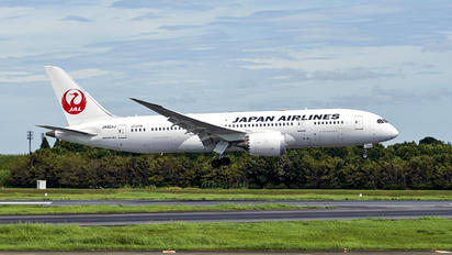 JA824J - JAL - Japan Airlines Boeing 787-8 Dreamliner