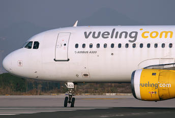 EC-ICS - Vueling Airlines Airbus A320