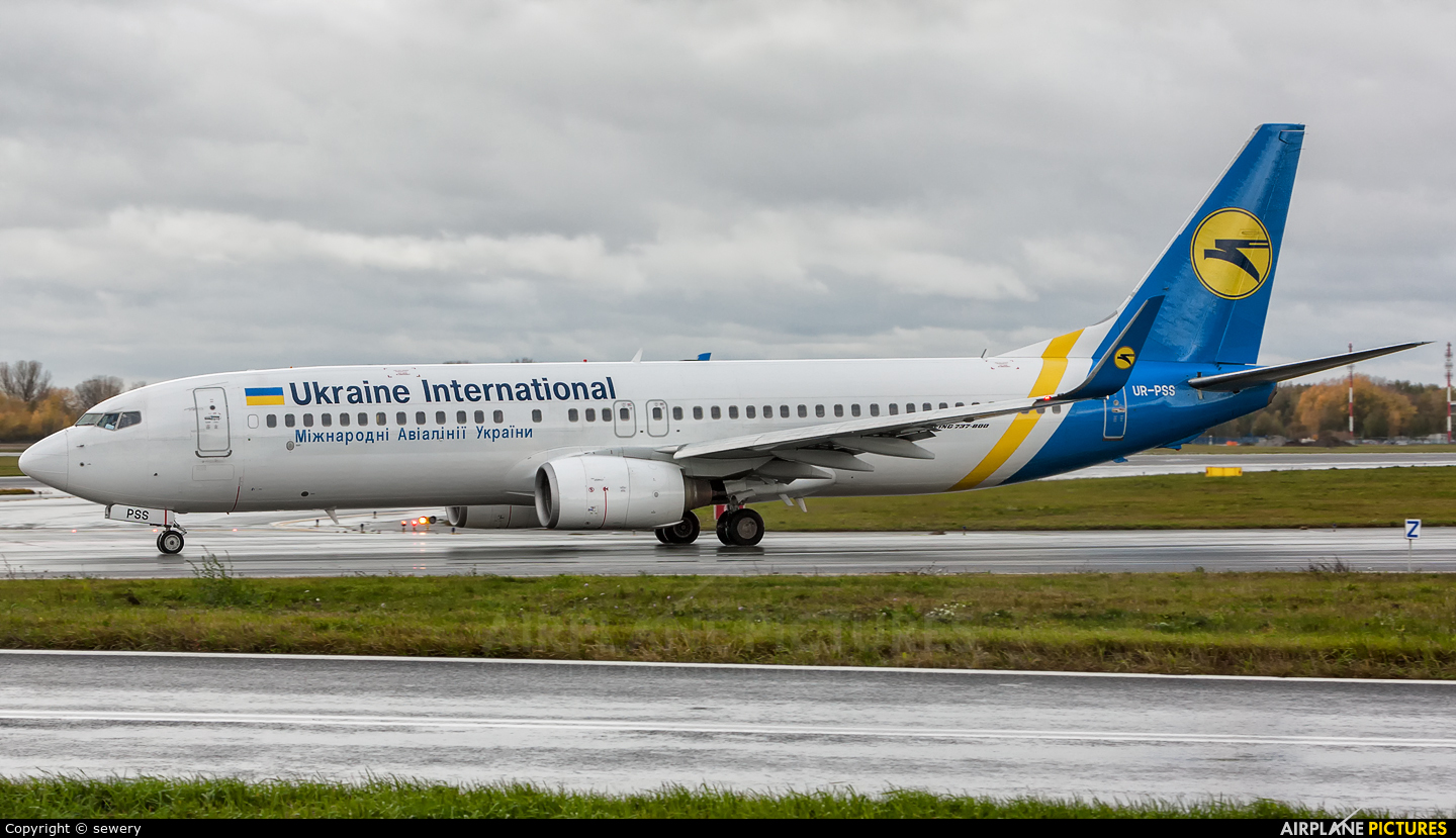 Ukraine International Airlines UR-PSS aircraft at Warsaw - Frederic Chopin