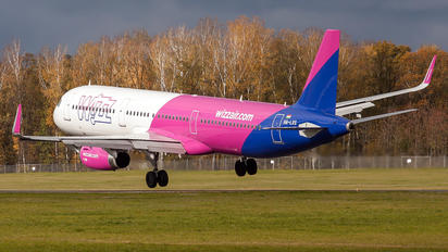 HA-LXS - Wizz Air Airbus A321