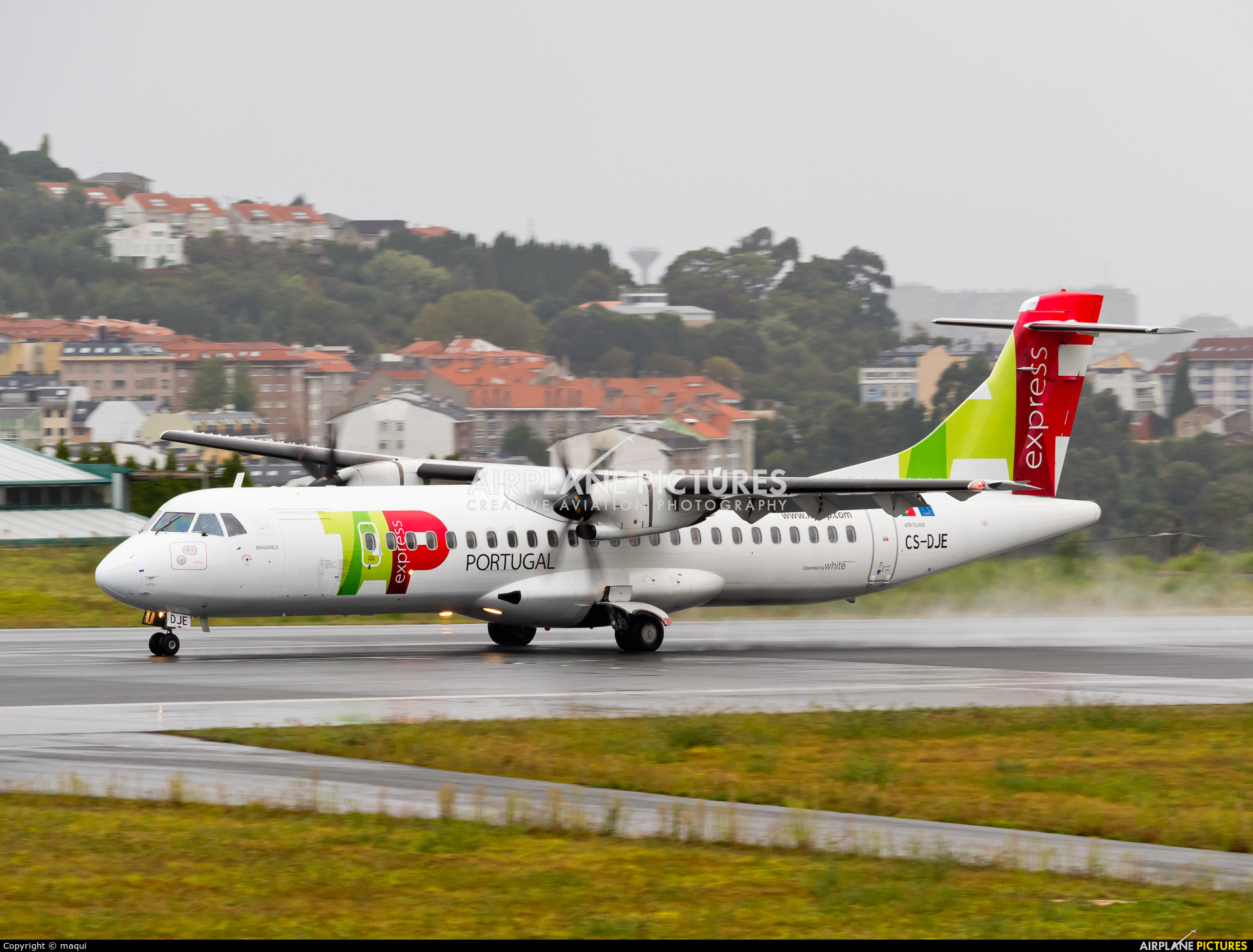 TAP Express CS-DJE aircraft at La Coruña