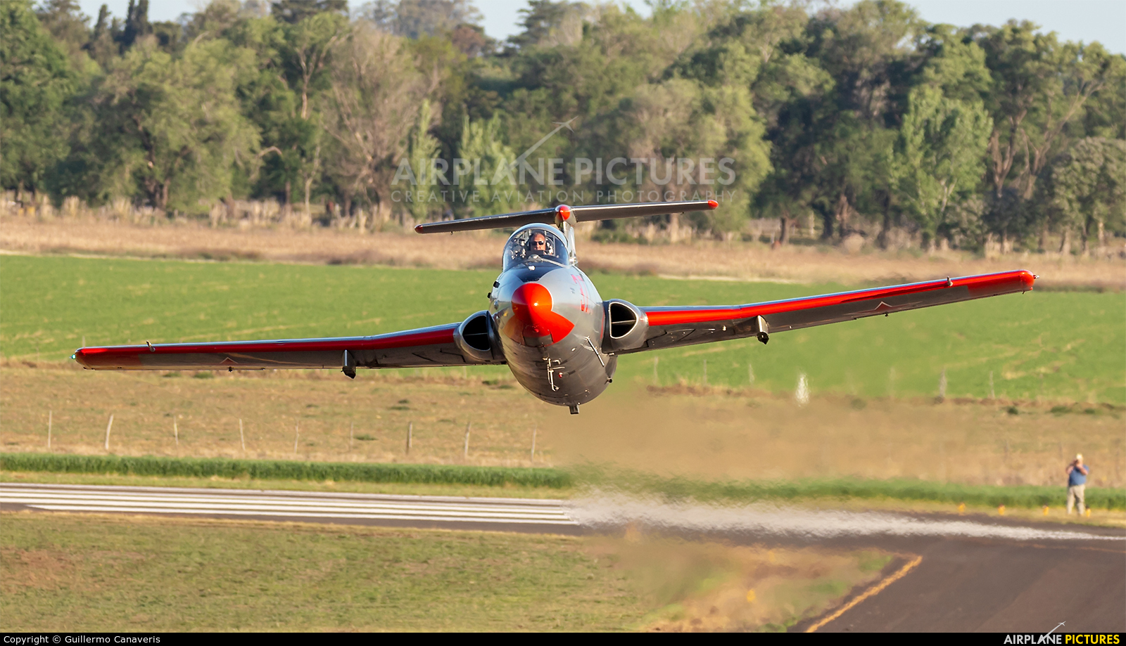 LV-X468 - Private Aero L-29 Delfín at | Photo ID 1127455 | Airplane ...