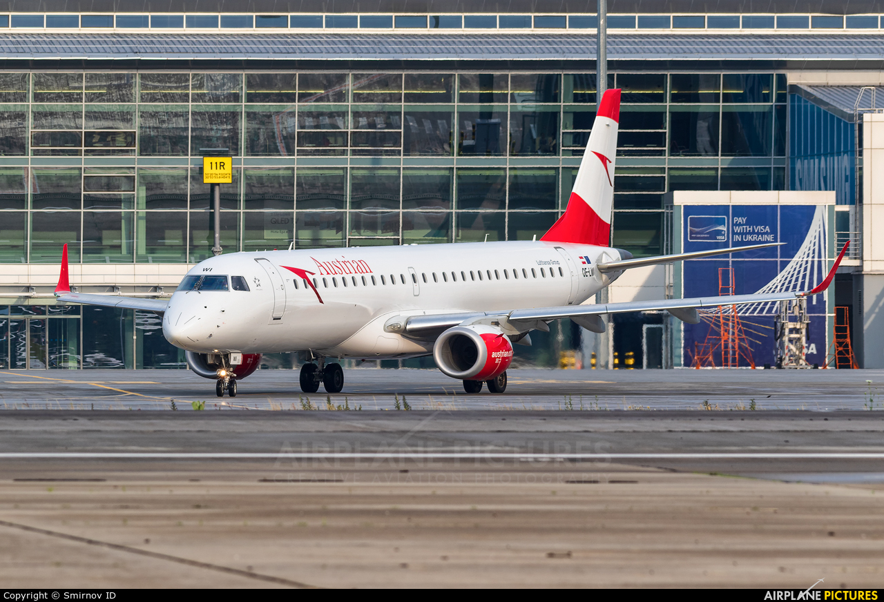 Austrian Airlines/Arrows/Tyrolean OE-LWI aircraft at Kyiv - Borispol
