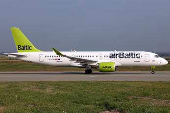 YL-CSJ - Air Baltic Bombardier CS300