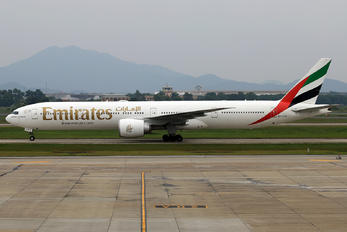 A6-EPG - Emirates Airlines Boeing 777-300ER