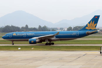 VN-A381 - Vietnam Airlines Airbus A330-200
