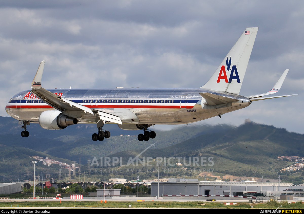 American Airlines N39365 aircraft at Barcelona - El Prat