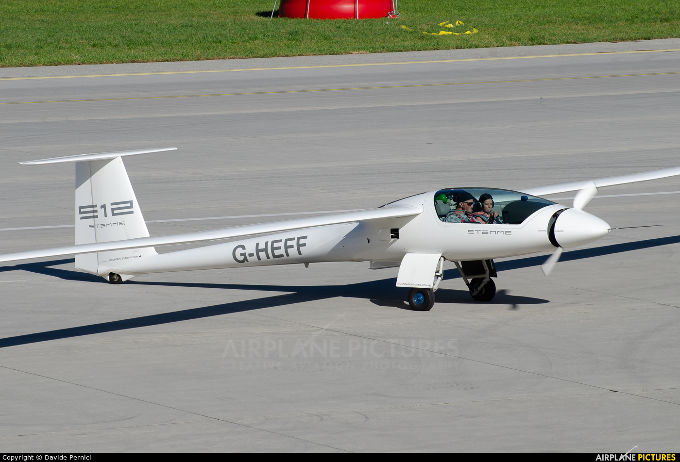Private G-HEFF aircraft at Innsbruck