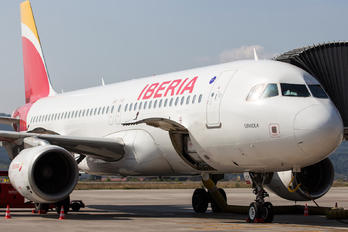 EC-IZR - Iberia Airbus A320