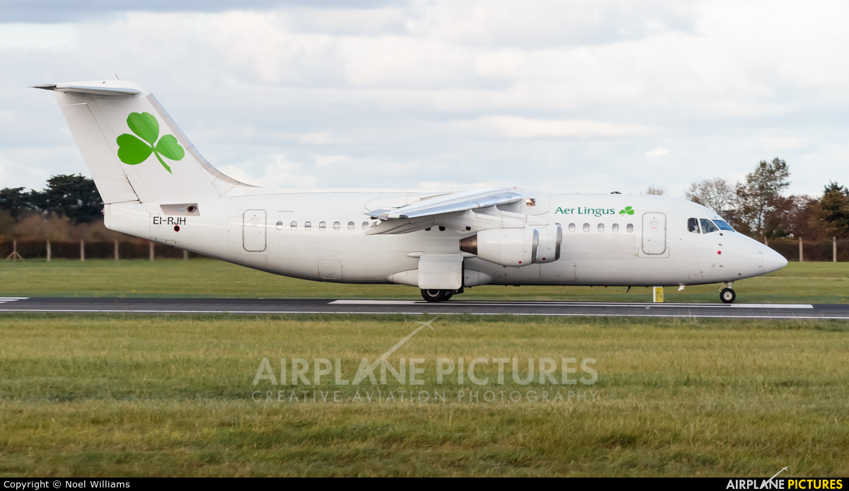 Aer Lingus EI-RJH aircraft at Dublin