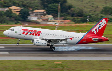 PR-MBN - TAM Airbus A319