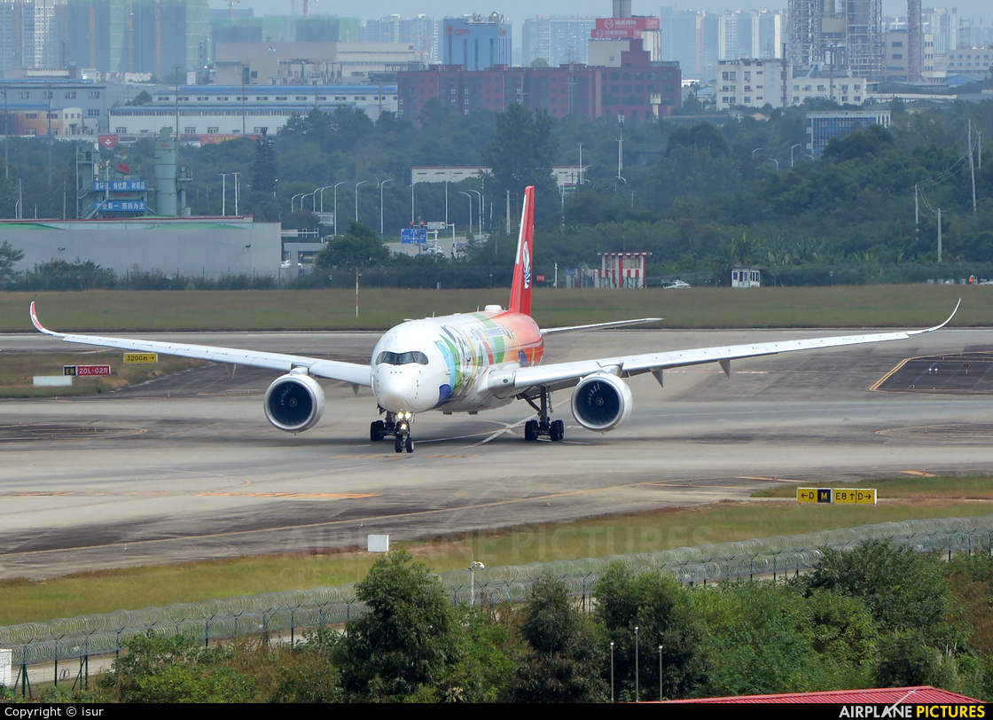 Sichuan Airlines  B-301D aircraft at Chengdu