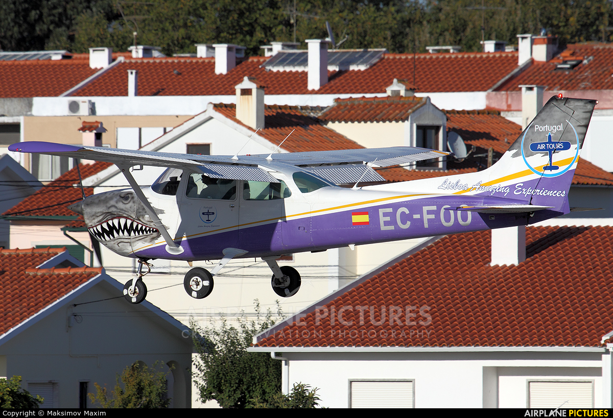 Private EC-FOO aircraft at Cascais