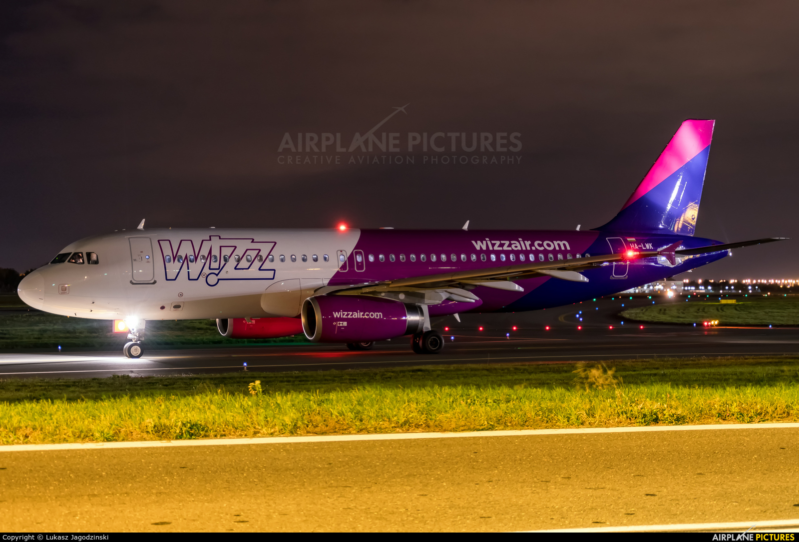 Wizz Air HA-LWK aircraft at Warsaw - Frederic Chopin