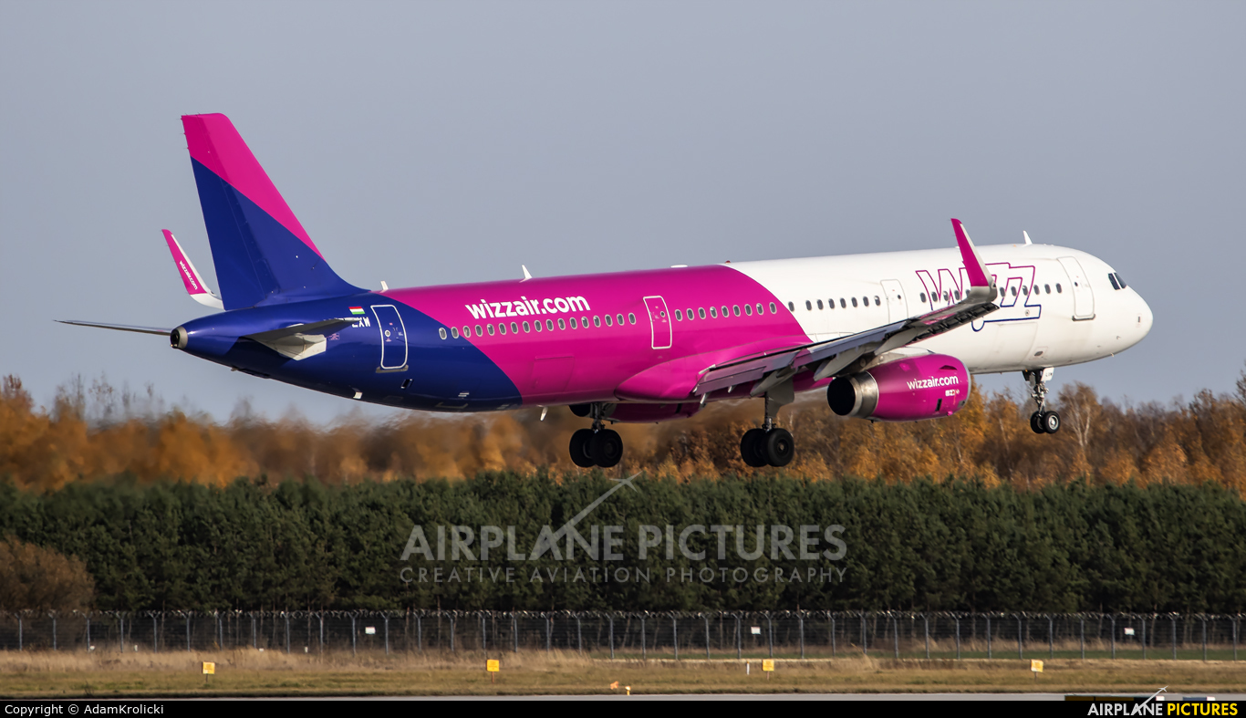 Wizz Air HA-LXW aircraft at Katowice - Pyrzowice