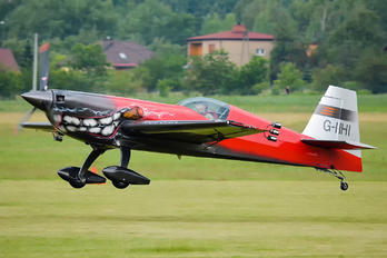 G-IIHI - Aeroklub Warszawski Extra 330SC
