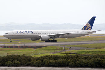 N2135U - United Airlines Boeing 777-300ER