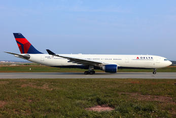 N819NW - Delta Air Lines Airbus A330-300