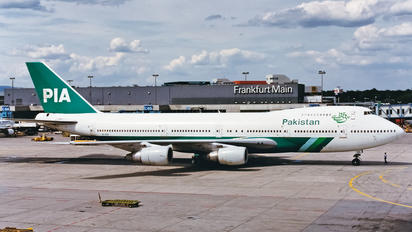 AP-BAK - PIA - Pakistan International Airlines Boeing 747-200