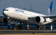 N2846U - United Airlines Boeing 777-300ER aircraft