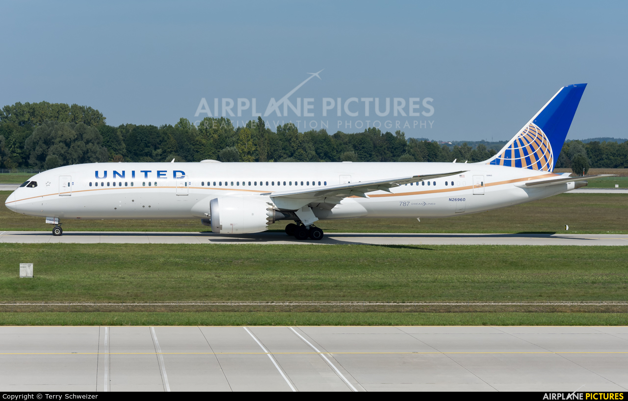 United Airlines N26960 aircraft at Munich