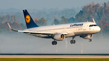 D-AIUV - Lufthansa Airbus A320 aircraft