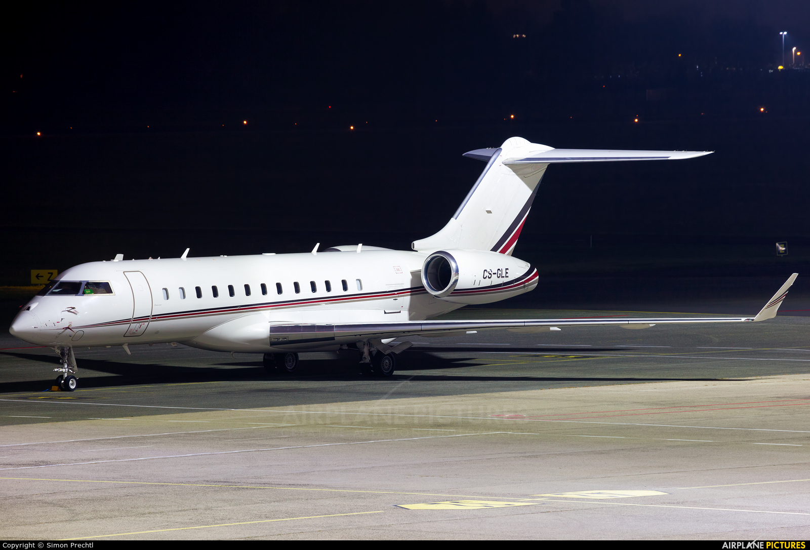 NetJets Europe (Portugal) CS-GLE aircraft at Linz