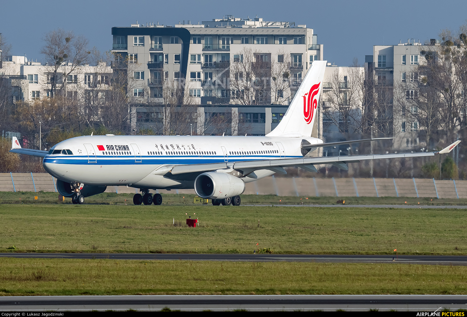 Air China B-6090 aircraft at Warsaw - Frederic Chopin