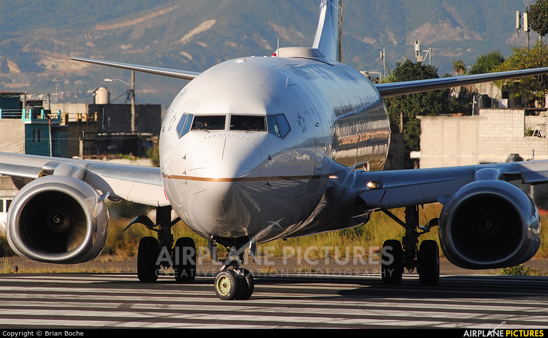 United Airlines N87512 aircraft at Guatemala - La Aurora