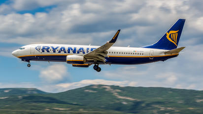 EI-EVZ - Ryanair Boeing 737-800