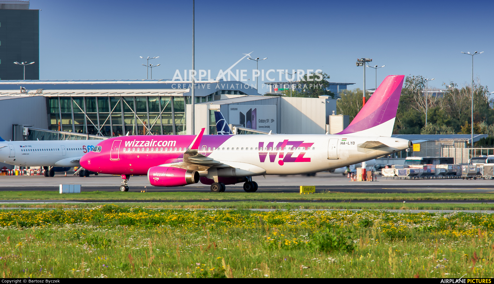 Wizz Air HA-LYD aircraft at Warsaw - Frederic Chopin