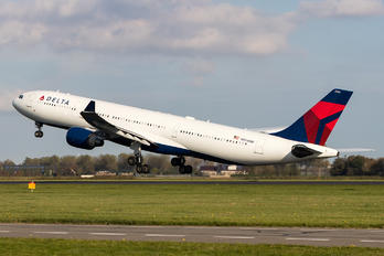 N804NW - Delta Air Lines Airbus A330-300