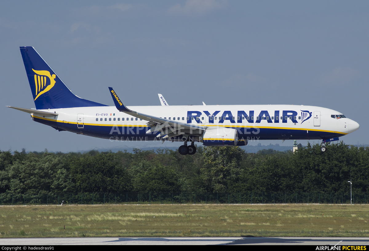 Ryanair EI-EVO aircraft at Budapest Ferenc Liszt International Airport
