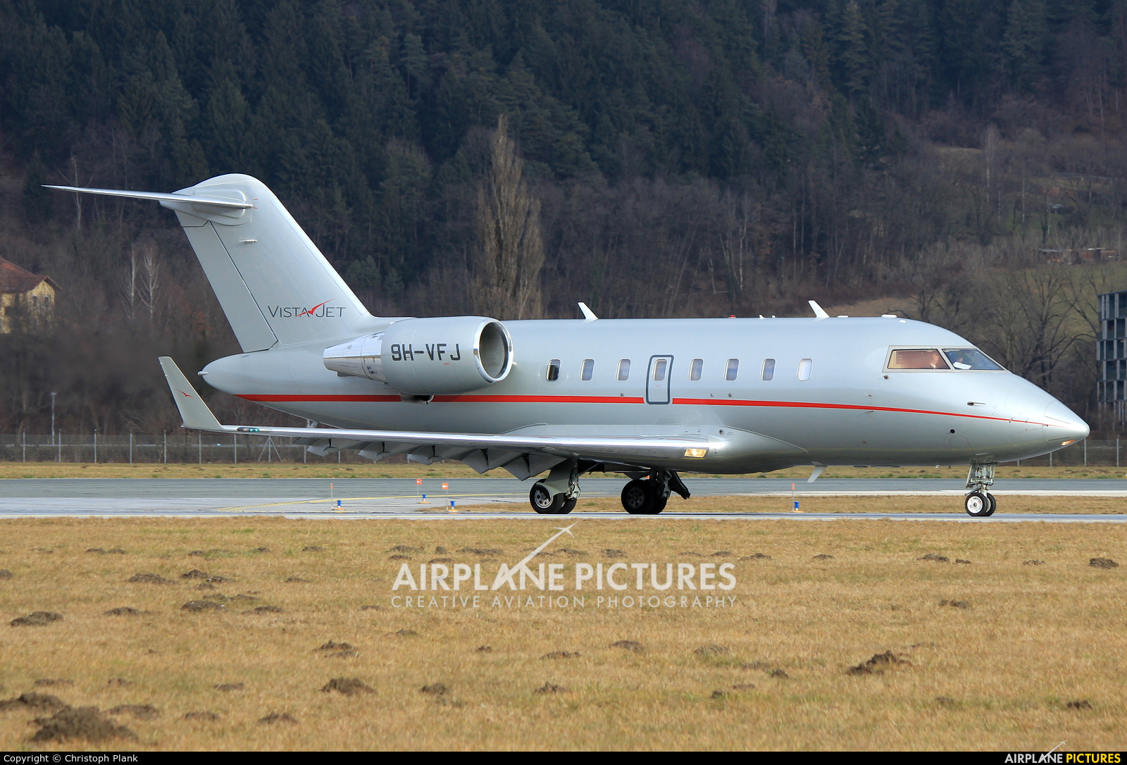 Vistajet 9H-VFJ aircraft at Innsbruck