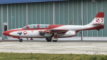 3H-2009 - Poland - Air Force: White & Red Iskras PZL TS-11 Iskra