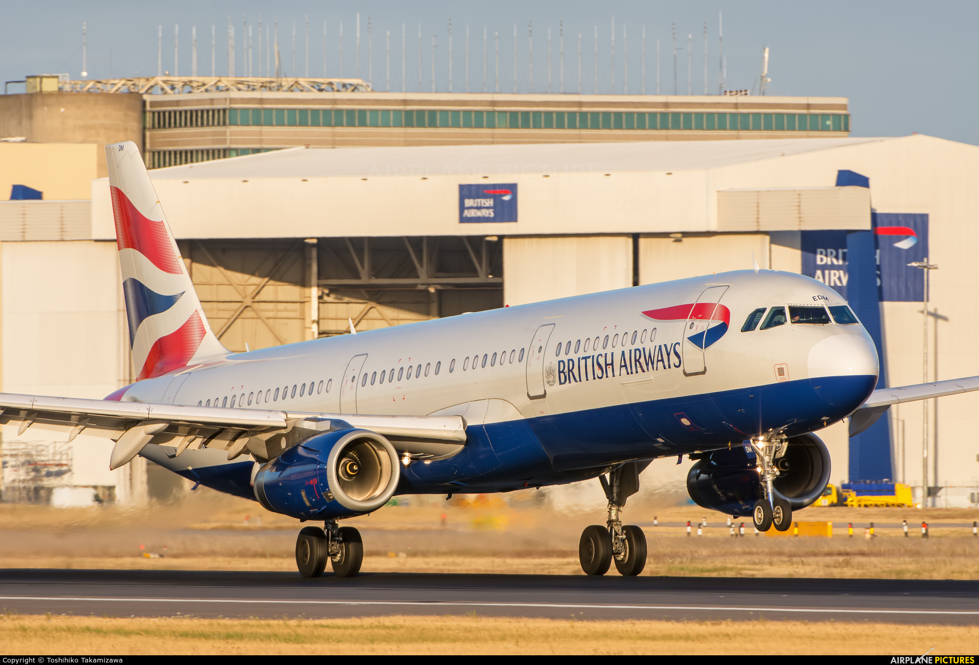 British Airways G-MEDM aircraft at London - Heathrow