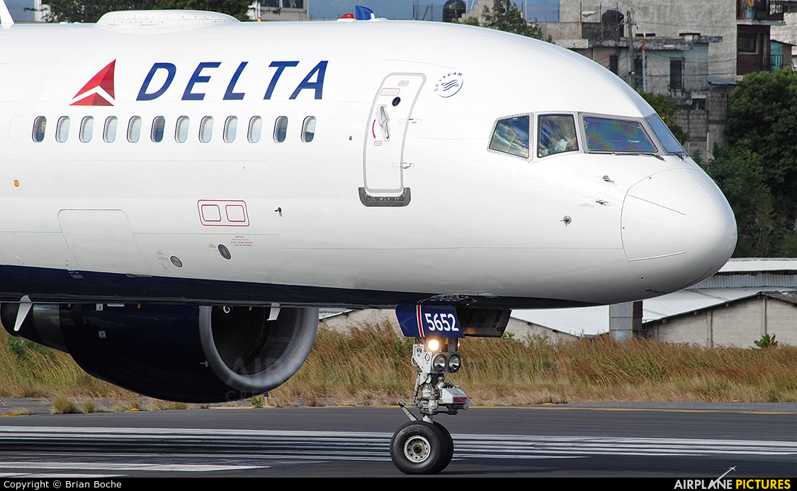 Delta Air Lines N552NW aircraft at Guatemala - La Aurora