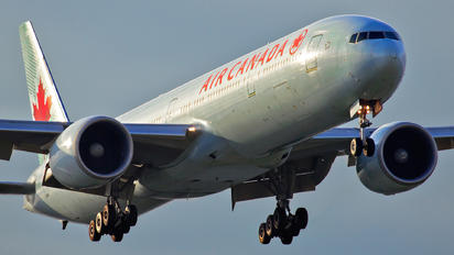 C-FIUV - Air Canada Boeing 777-300ER