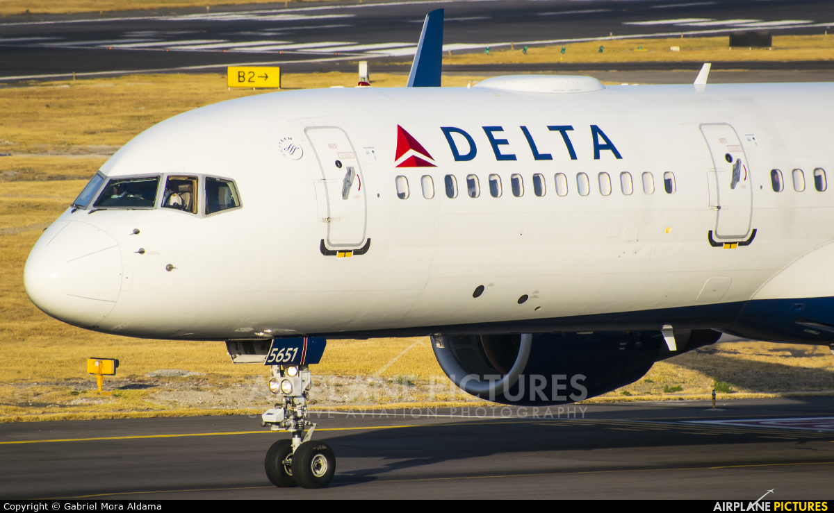 Delta Air Lines N551NW aircraft at Mexico City - Licenciado Benito Juarez Intl