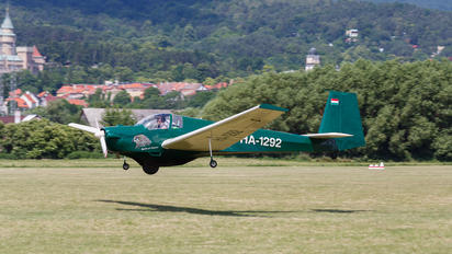HA-1292 - Private Scheibe-Flugzeugbau SF-25 Falke