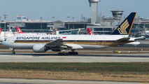 Singapore Airlines 9V-SVJ image