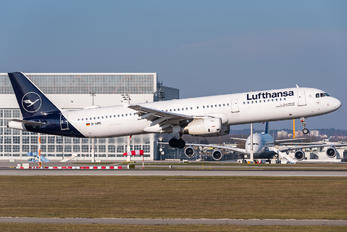 D-AIRK - Lufthansa Airbus A321