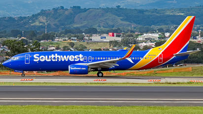 N8324A - Southwest Airlines Boeing 737-800