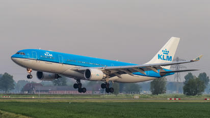 PH-AOM - KLM Airbus A330-200
