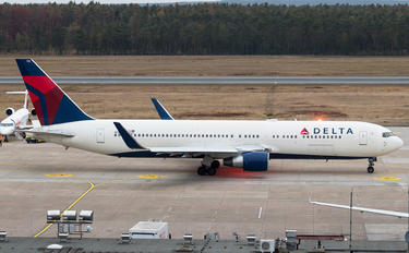 N172DN - Delta Air Lines Boeing 767-300