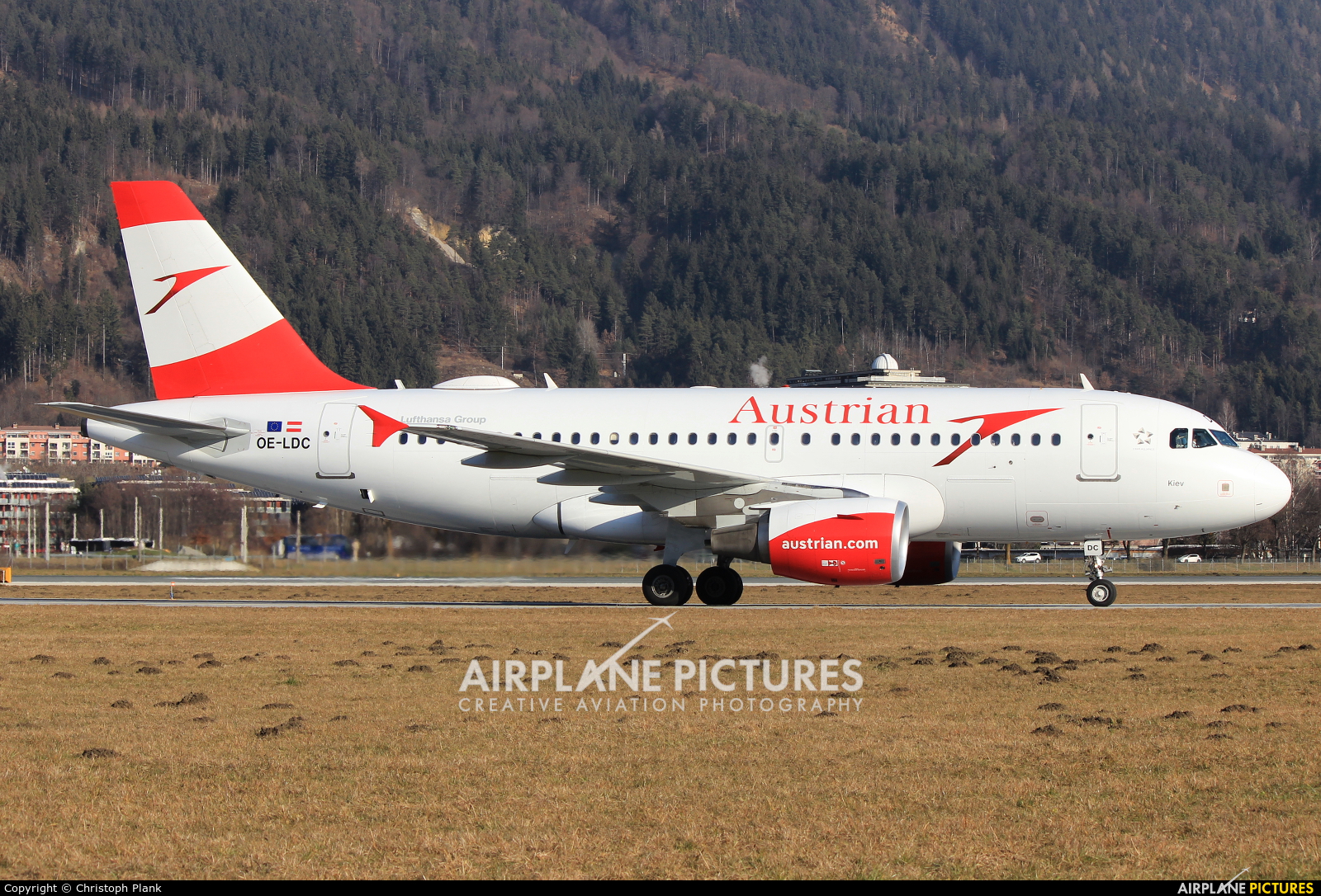 Austrian Airlines/Arrows/Tyrolean OE-LDC aircraft at Innsbruck