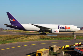 N882FD - FedEx Federal Express Boeing 777F