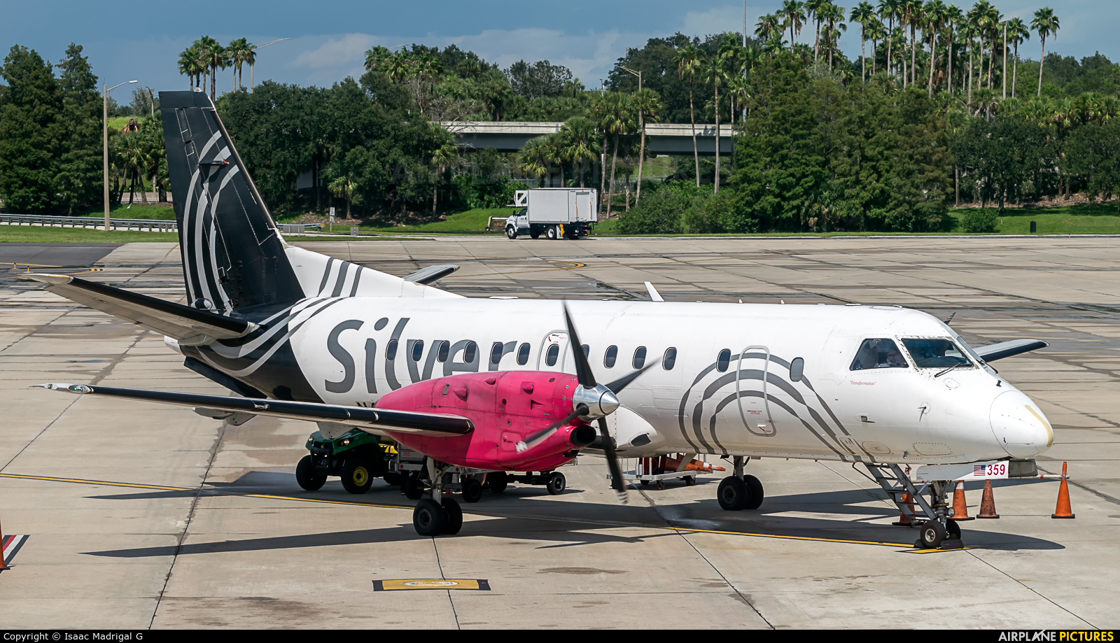 Silver Airways N412XJ aircraft at Orlando Intl