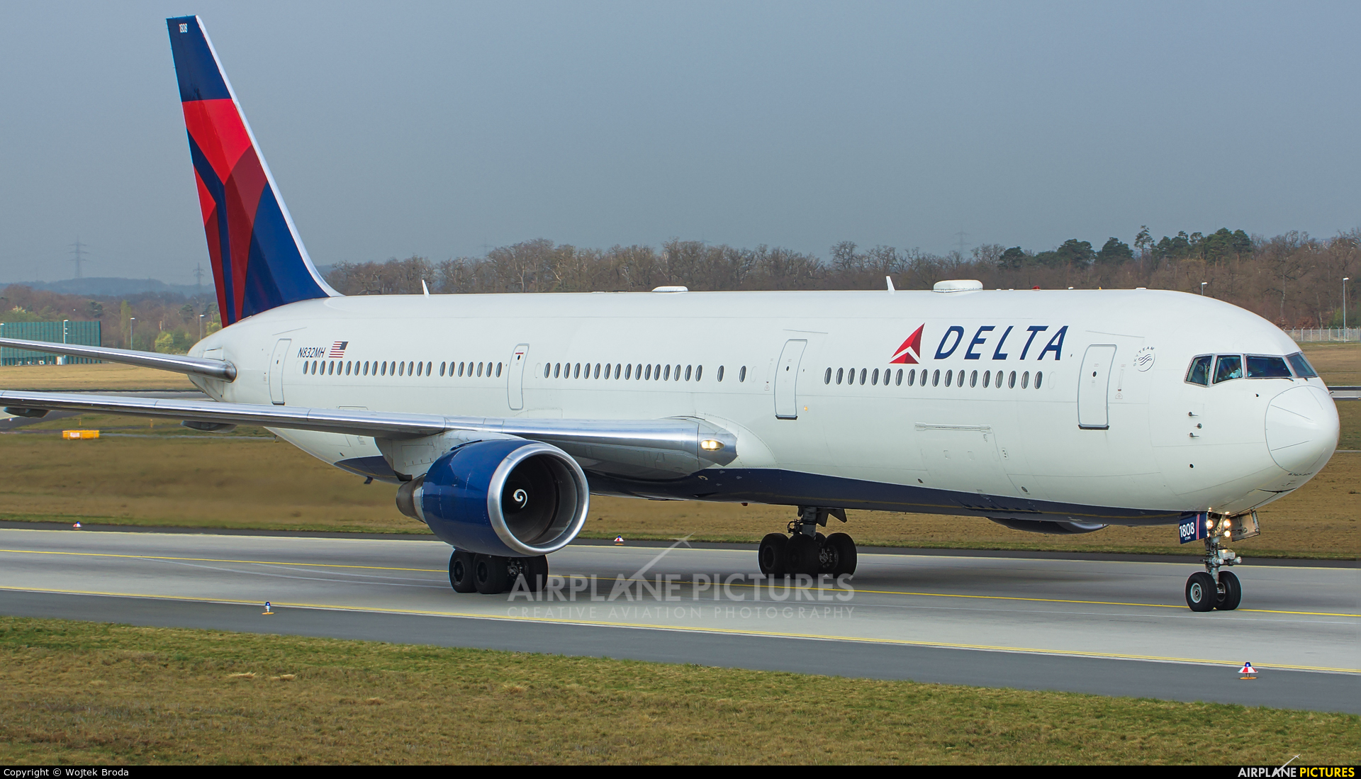 Delta Air Lines N832MH aircraft at Frankfurt
