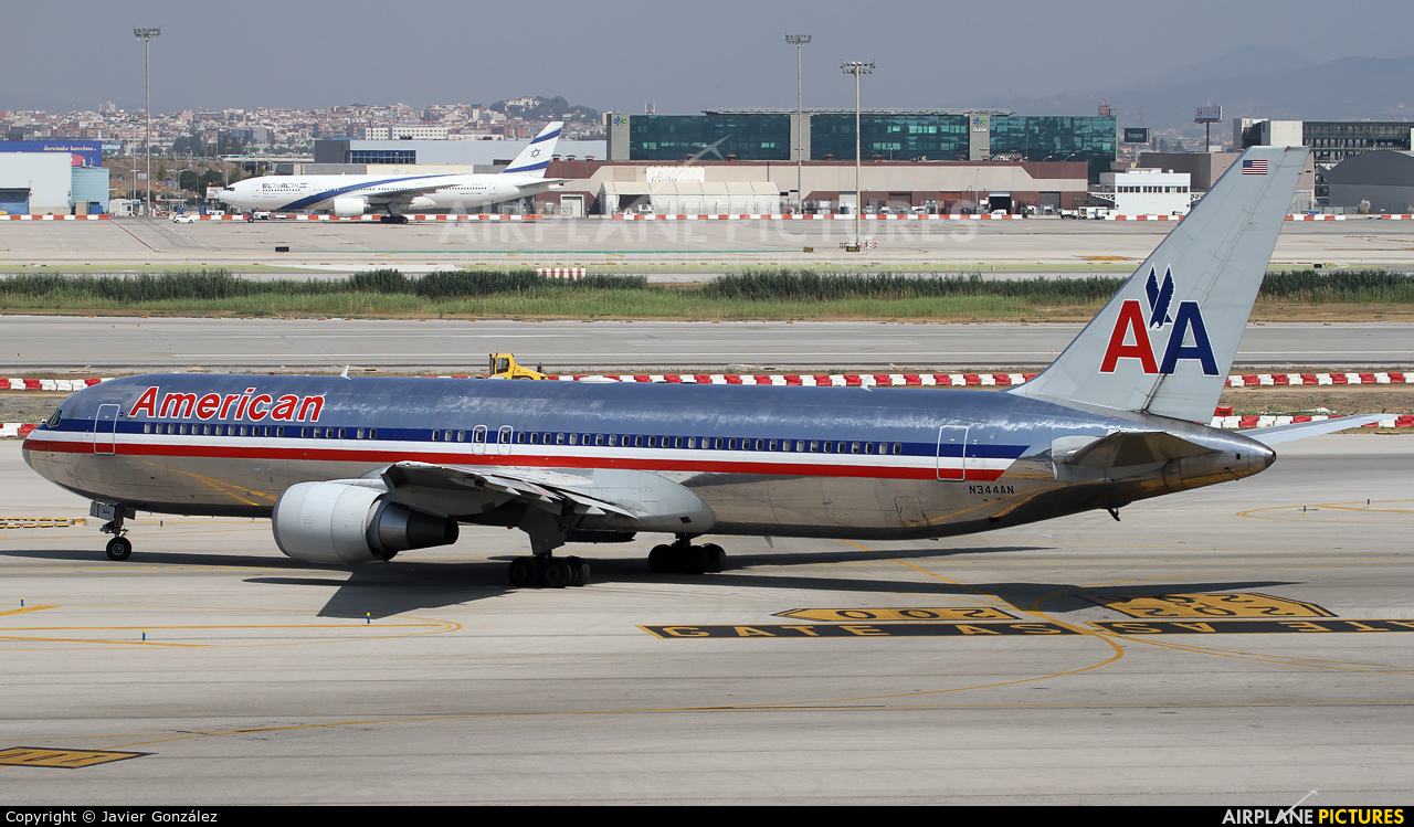 American Airlines N344AN aircraft at Barcelona - El Prat